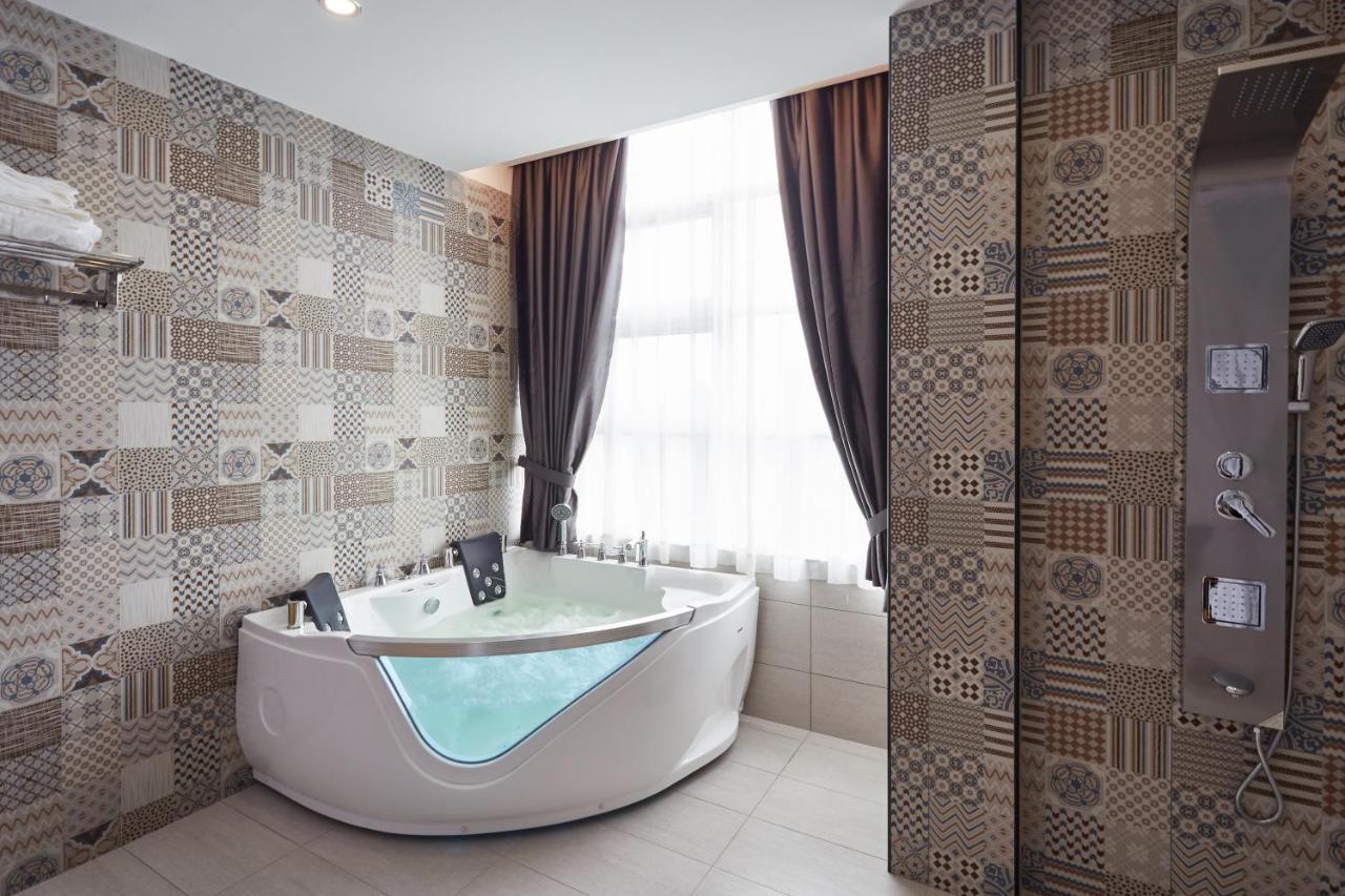 Dream Luxury Hotel Muar Exterior foto